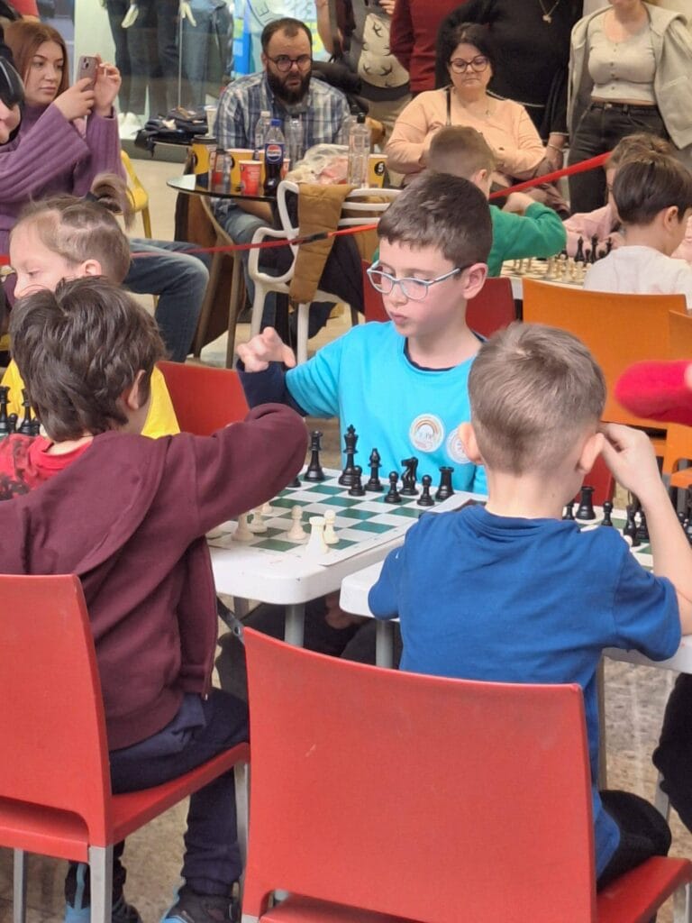 Clubul de Șah de la Asociația Club Sportiv Împreună pentru Performanță din Miroslava a participat în weekendul 21–22 februarie la Cupa „Micul Șahist”, desfășurată la Iulius Mall.